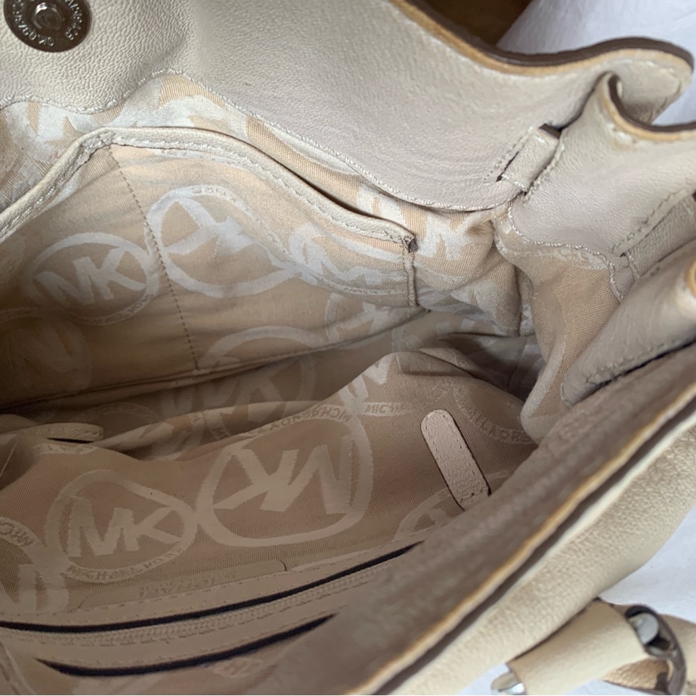 Chic Michael Kors Vintage Leather Cream Satchel Bag - Picture 6 of 8